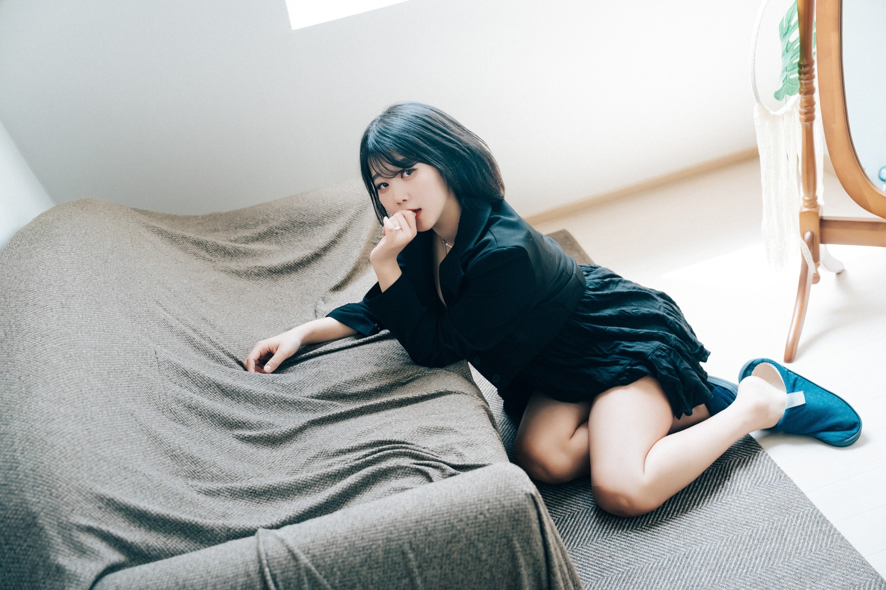 ZIA.Kwon 권지아, [Loozy] With Delivery Man Set.02の写真 2