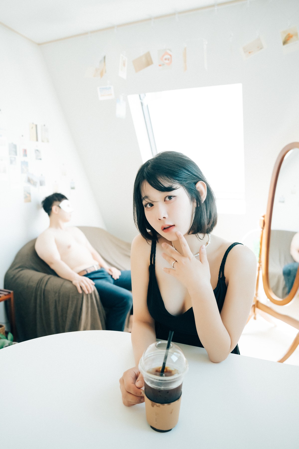 ZIA.Kwon 권지아, [Loozy] With Delivery Man Set.02の写真 12