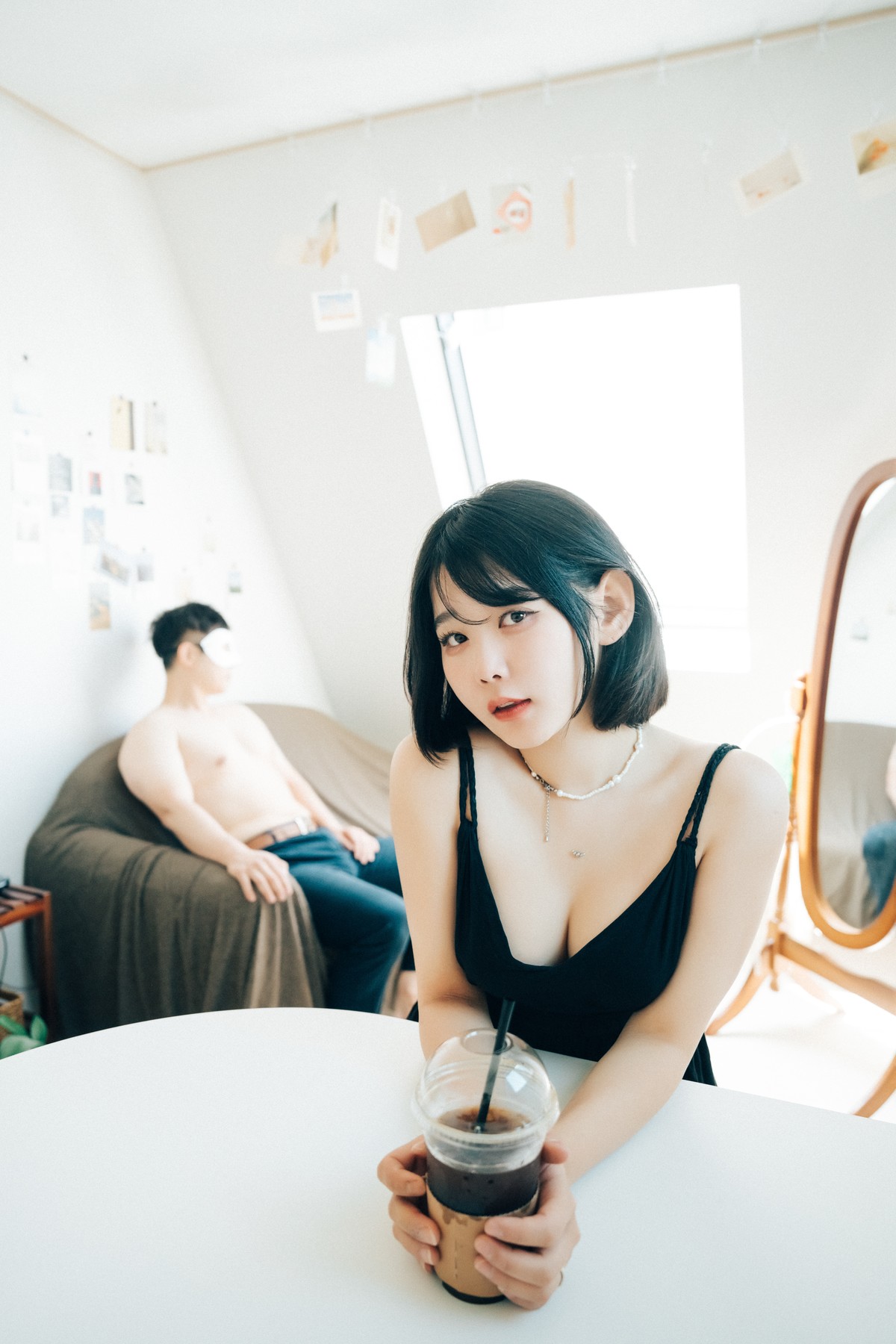 ZIA.Kwon 권지아, [Loozy] With Delivery Man Set.02の写真 13