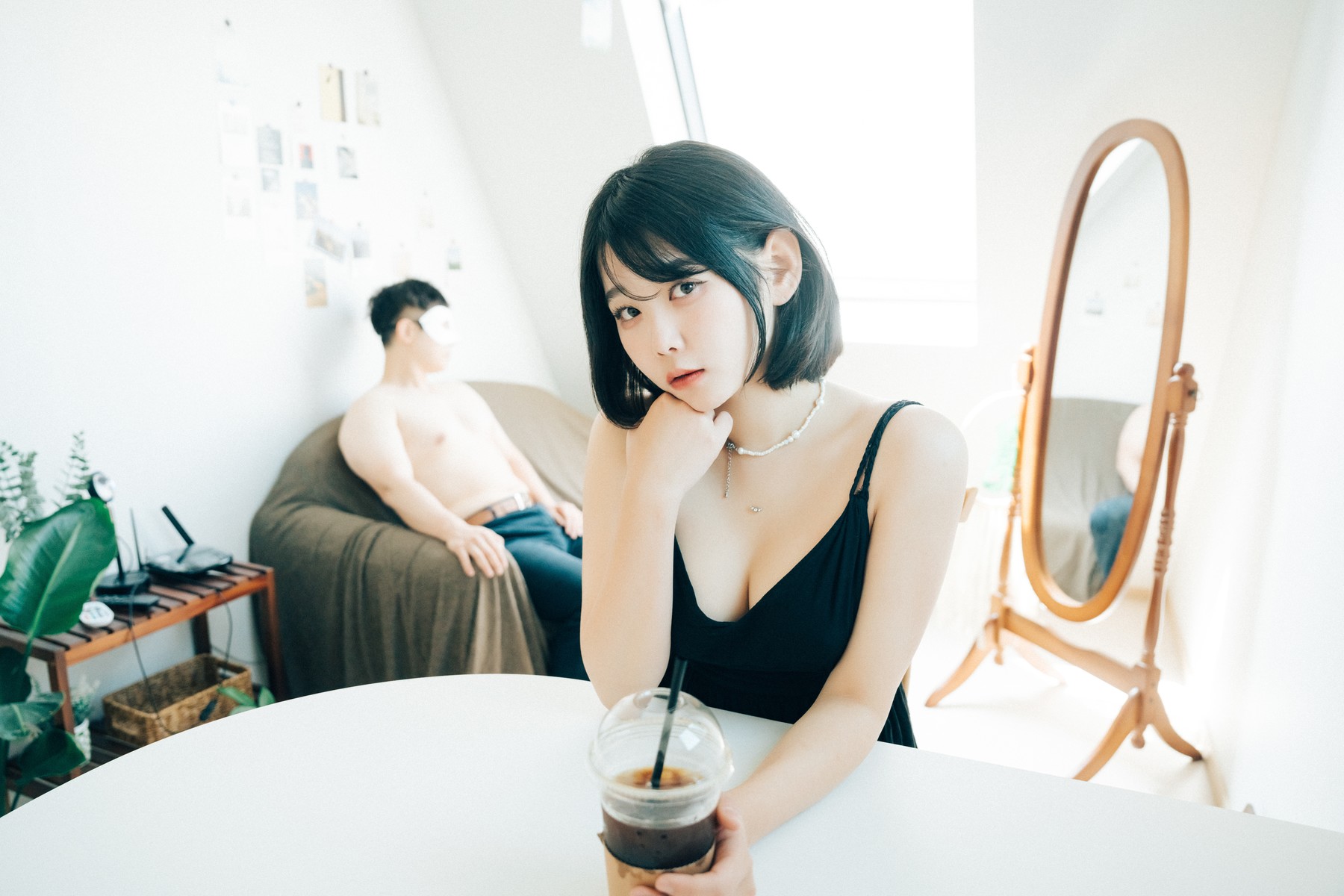 ZIA.Kwon 권지아, [Loozy] With Delivery Man Set.02の写真 15