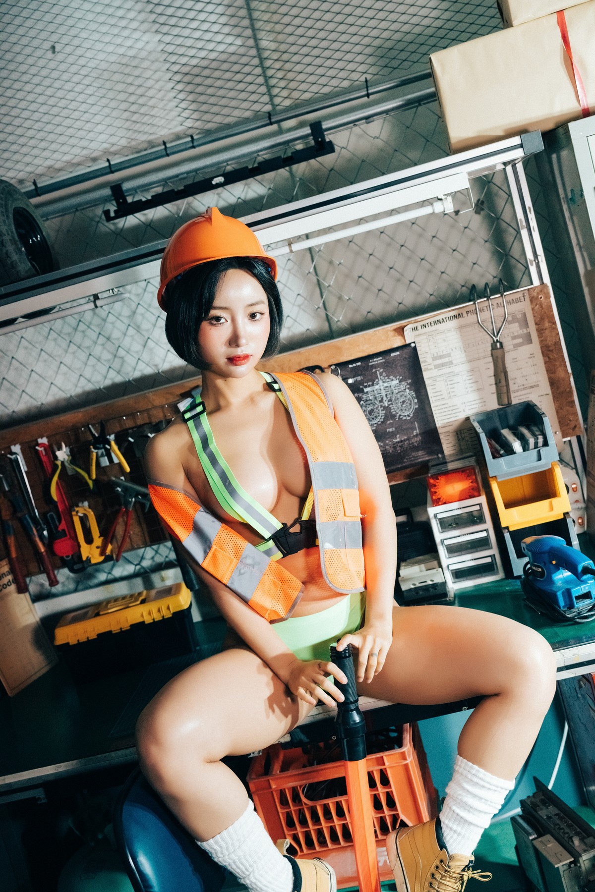 Booty Queen, [Loozy] Naked Worker Set.01の写真 5