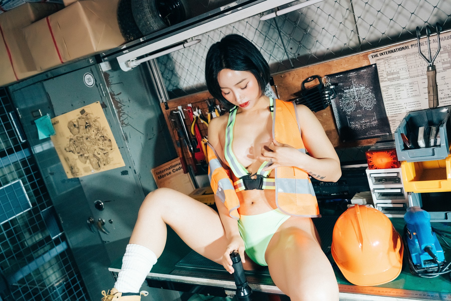 Booty Queen, [Loozy] Naked Worker Set.01の写真 10