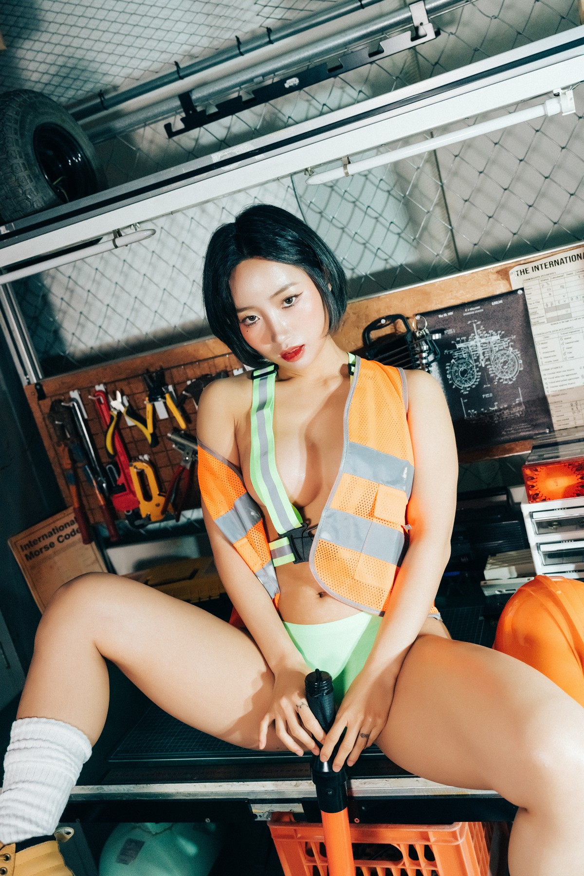 Booty Queen, [Loozy] Naked Worker Set.01の写真 11
