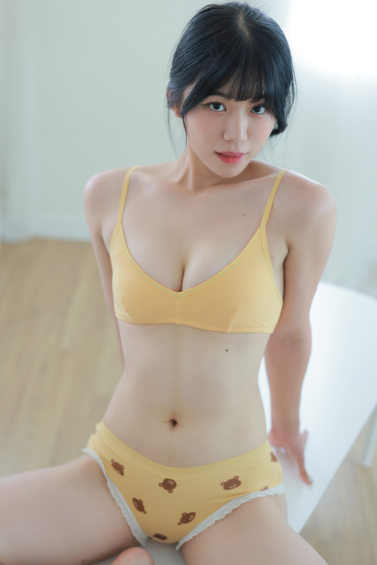 Yui 유이, [SWEETBOX] CREAM Set.04の写真 14