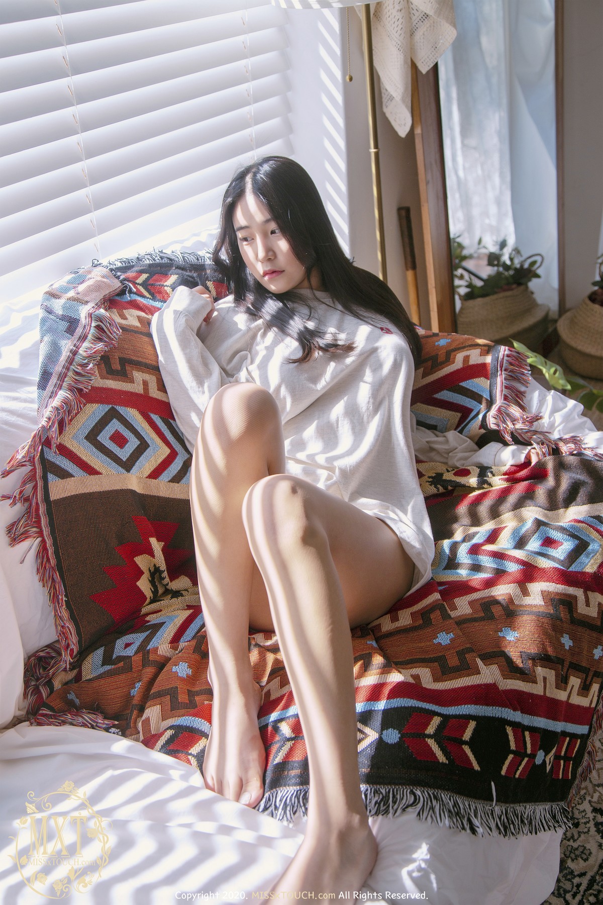 SUA 지수아, [MISS TOUCH] SuA 12th Photobookの写真 22