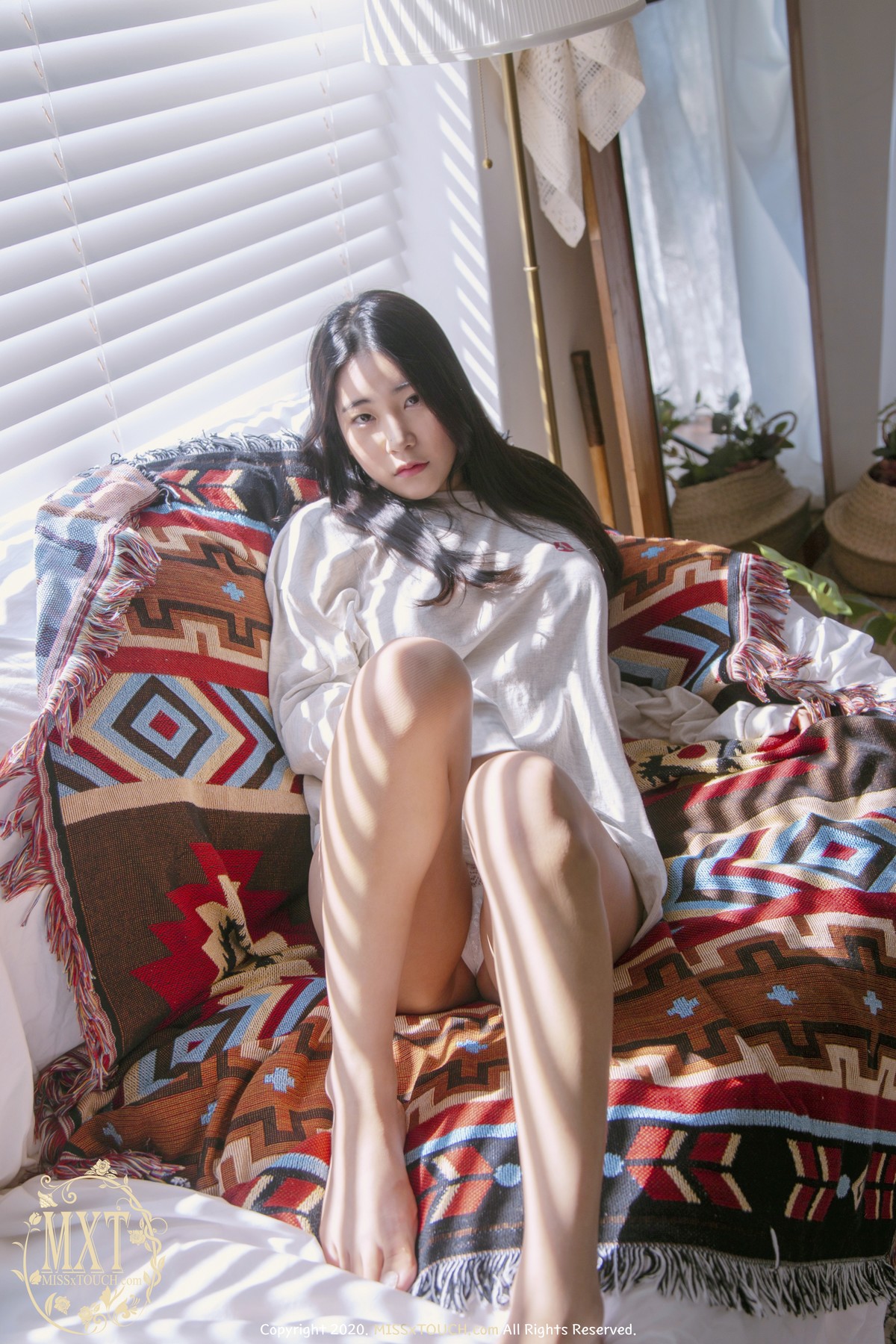 SUA 지수아, [MISS TOUCH] SuA 12th Photobookの写真 23