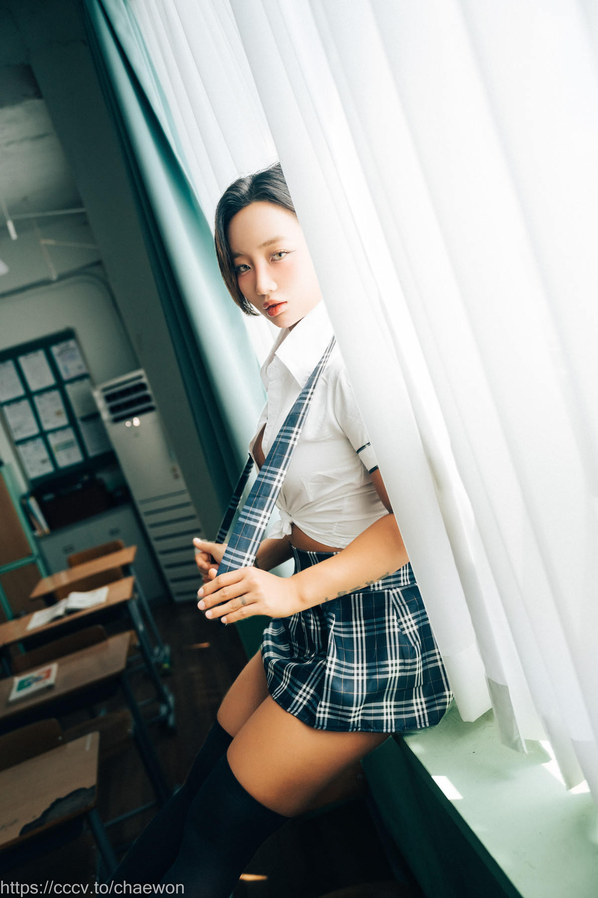 Booty Queen, [Bimilstory] Gal in a Shool Warehouse Set.01の写真 4