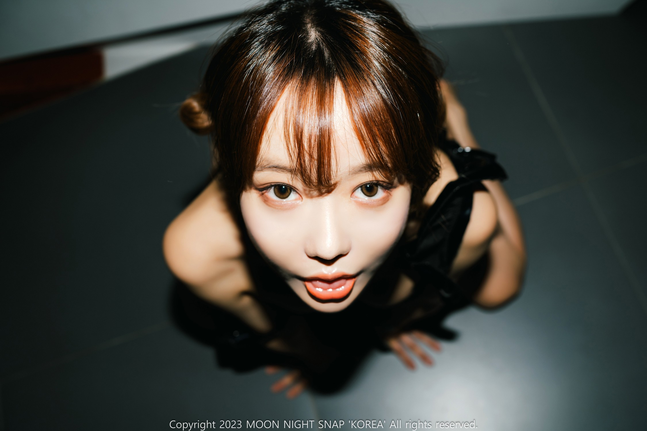 Jucy 쥬시, [Moon Night Snap] Capturing the Little Devilの写真 32