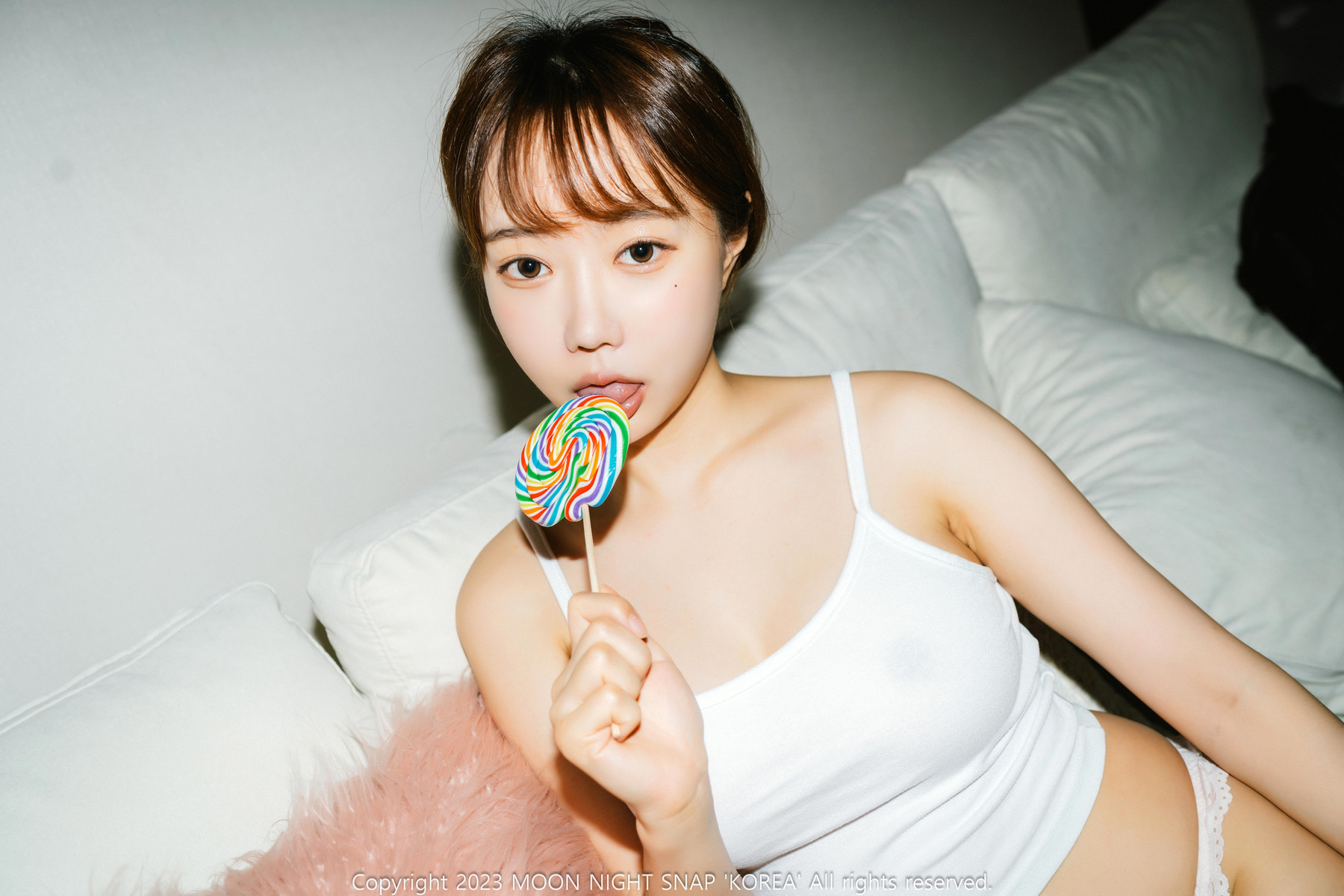 Jucy 쥬시, [Moon Night Snap] I’m Alone Without My Brother Set.01の写真 30