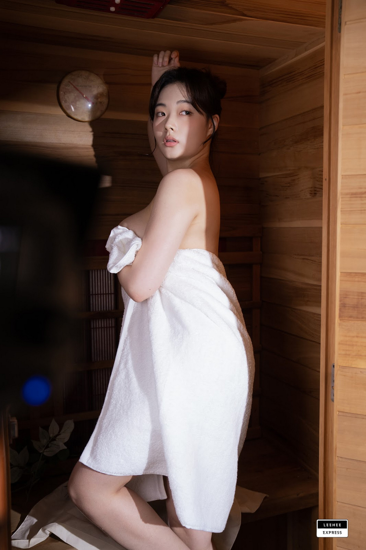 Roa 이로아, [LEEHEE EXPRESS] LEND-024の写真 11
